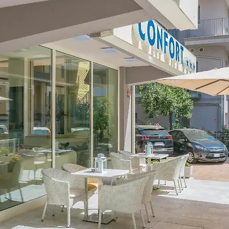 ホテル Confort 3*
