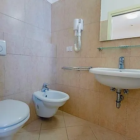 Hotel Confort 3*