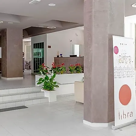 Confort Hotel 3*