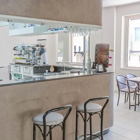 Confort 3* ريميني