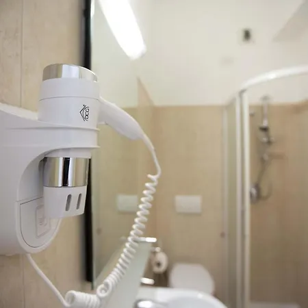 Confort 3* ريميني